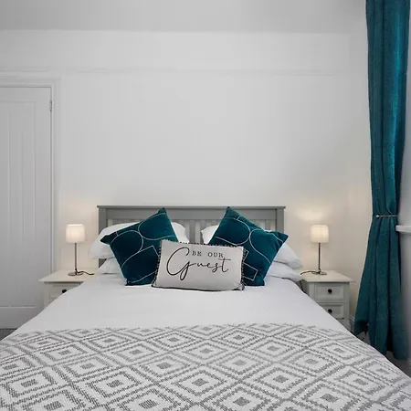 Cowdray Avenue-2